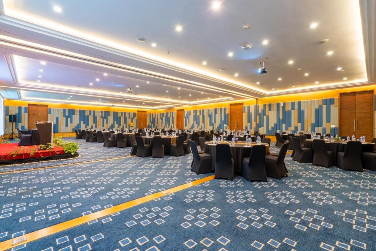 โวค โฮเต็ล แอนด์ สวีทส์ Hotel นูซาดูอา ภายนอก รูปภาพ