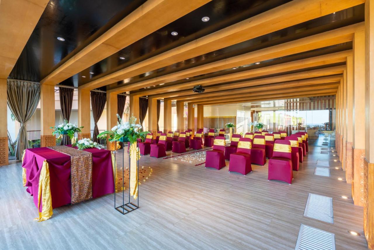 โวค โฮเต็ล แอนด์ สวีทส์ Hotel นูซาดูอา ภายนอก รูปภาพ